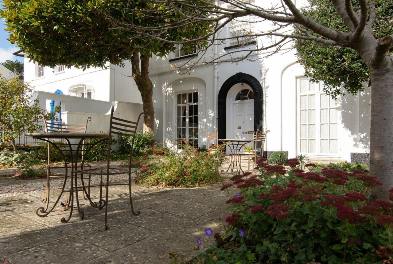 The White House Hotel Charmouth Buitenkant foto