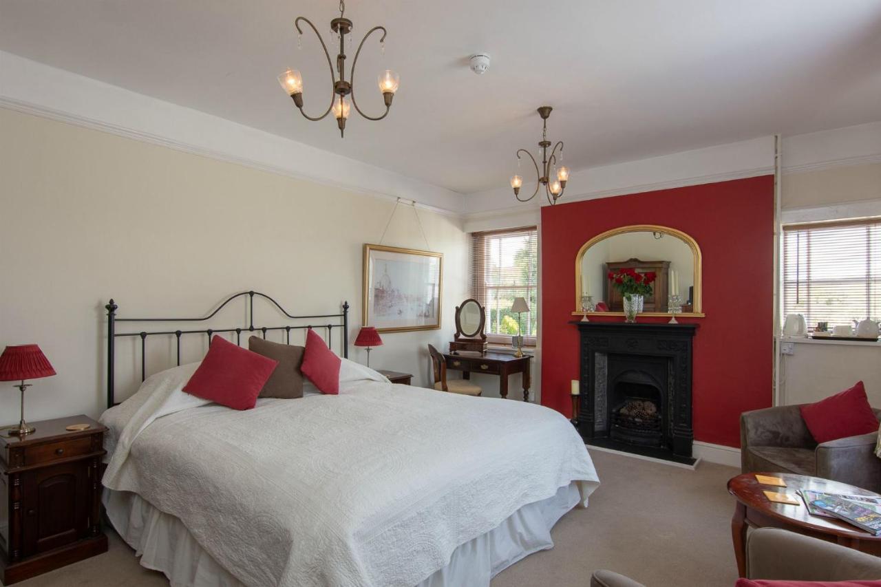 The White House Hotel Charmouth Buitenkant foto